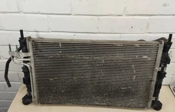 Ford Focus Radiator set 3M5H8005TL 489627