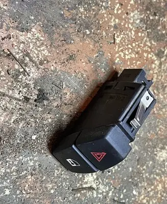 BMW 5 F10 F11 Hazard light switch 9161896 6131