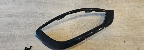 Chrysler Pacifica Front fog light trim/grill 5RX40AXRAB