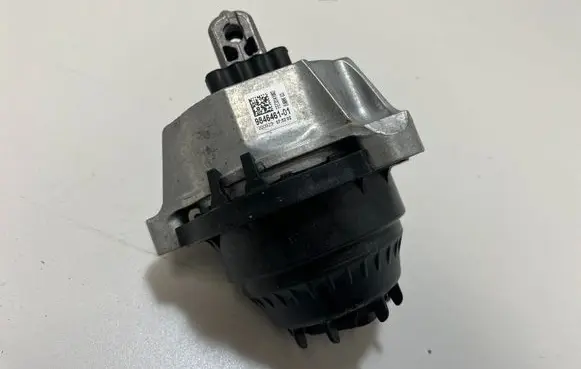 Engine mount bracket