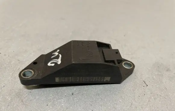 Mercedes-Benz E W211 Airbag deployment crash/impact sensor A0018209326