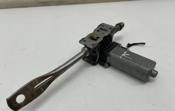 Land Rover Discovery 5 Seat adjustment motor 984686107