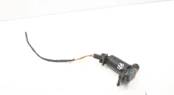 Land Rover Discovery 3 - LR3 Windscreen/windshield washer pump