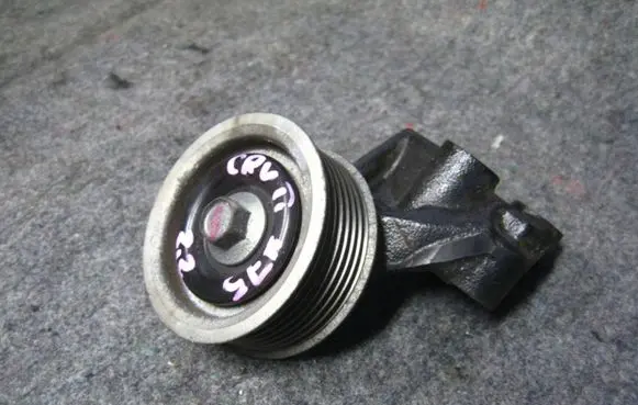 Honda CR-V Generator/alternator belt tensioner