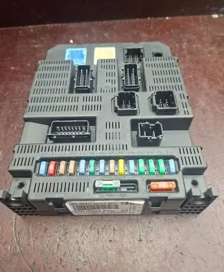 Peugeot 207 Fuse module 9659285380 BSI2004P0600