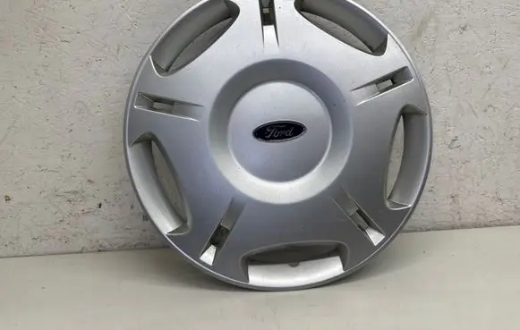 Ford Mondeo Mk III R16 wheel hub/cap/trim 1S711130AE