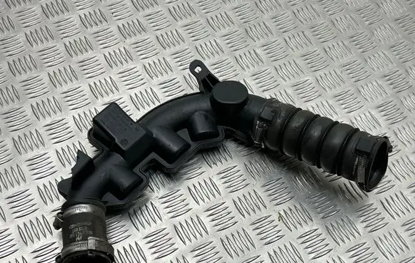 Intercooler hose/pipe