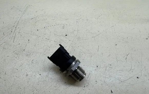 Hyundai i40 Fuel pressure sensor 0281002863
