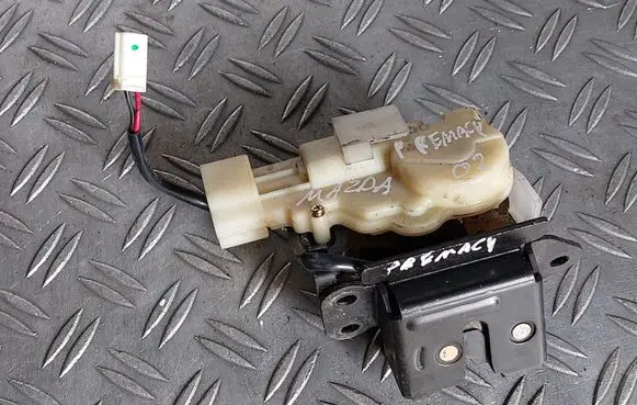 Mazda Premacy Tailgate/trunk/boot lock/catch/latch
