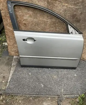 Volvo V50 Front door