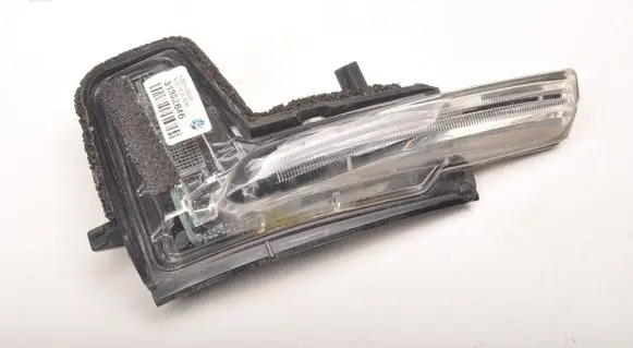 Volvo XC90 Front indicator light 31385685