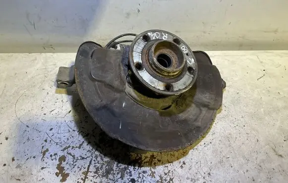 Volvo S60 Front wheel hub