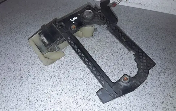 Front door exterior handle/bracket