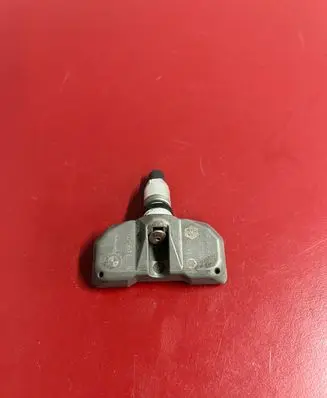 BMW X5 E70 Tire pressure sensor 6779490 1400343815
