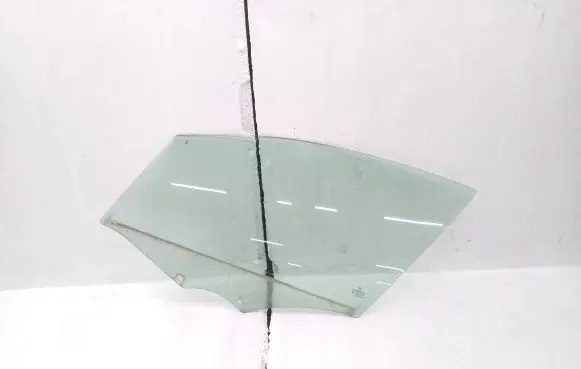 Peugeot 508 Front door window glass four-door