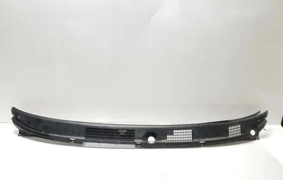 Mitsubishi Carisma Wiper trim MB944695
