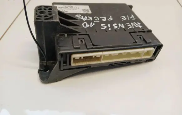 Toyota Avensis T270 Climate control unit 8865005251 MB1777001850