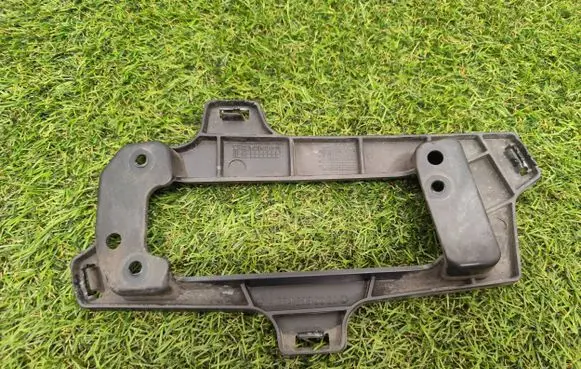 Mercedes-Benz GLK (X204) Fog light bracket A2048850031