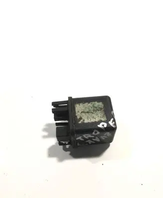 Isuzu Trooper Glow plug pre-heat relay 