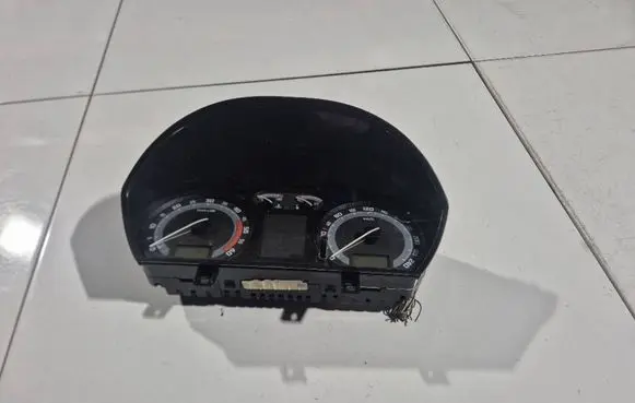 Speedometer (instrument cluster)
