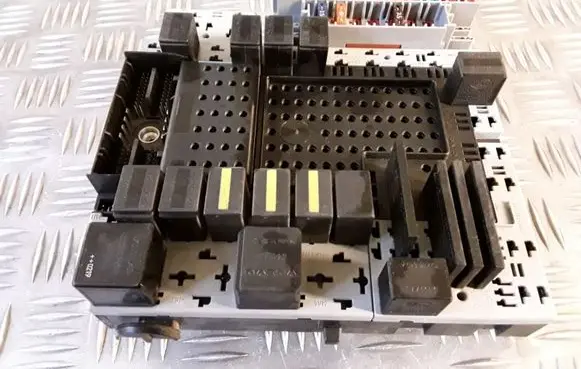 Volvo S80 Fuse module 8688153 02W262 8645729