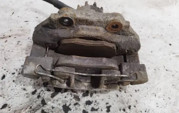 Peugeot 5008 Front brake caliper