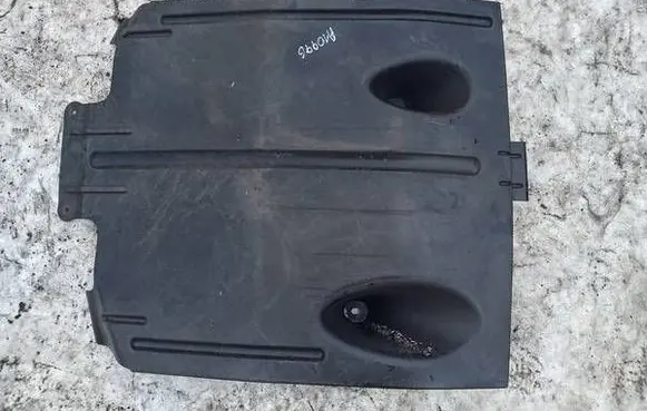 Ford Focus Engine splash shield/under tray BM51F11782AB