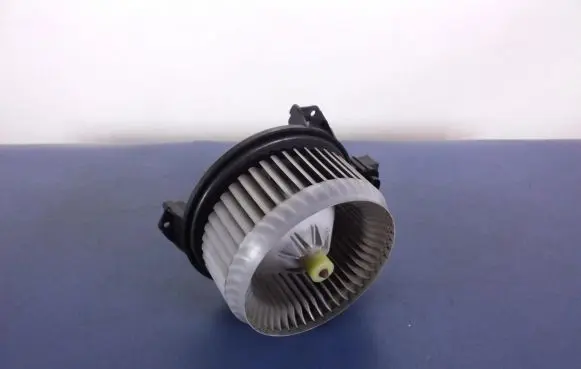 Toyota Corolla E120 E130 Heater fan/blower 272700-5151