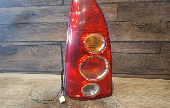Mazda Premacy Rear/tail lights 22061961
