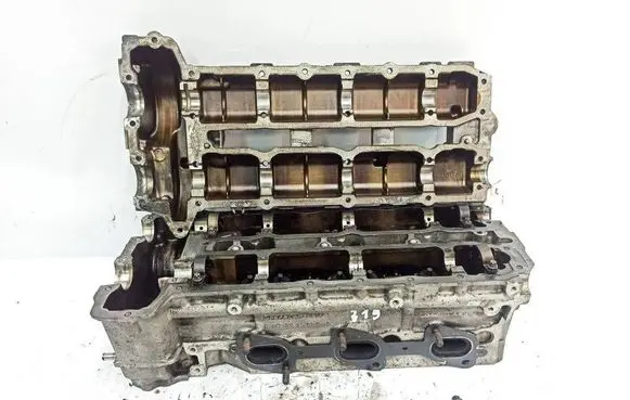Mercedes-Benz CLS C219 Engine head A6420101230 R6420163901 6420163901