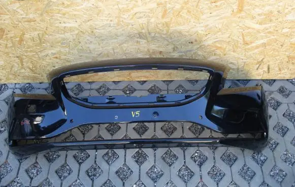 Volvo V40 Front bumper 31283732