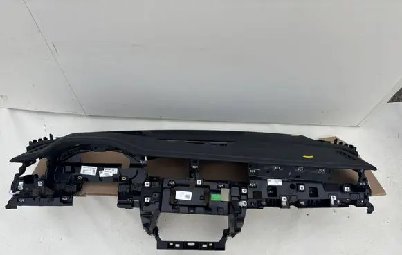 Audi Q7 4M Dashboard 4M8857001 4M8857001S