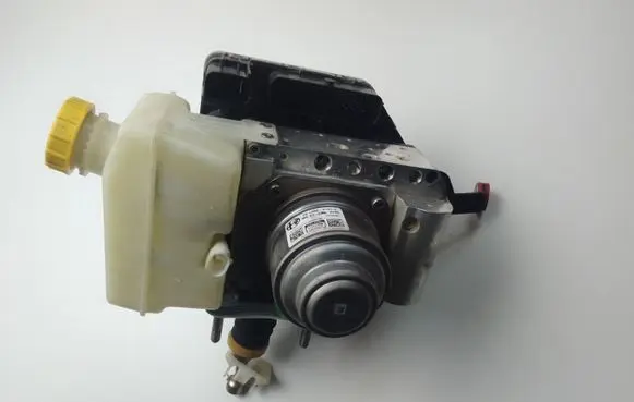 Alfa Romeo Giulia ABS Pump 10120201974