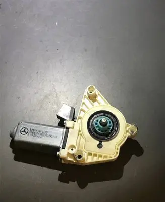 Mercedes-Benz B W245 Front door window regulator motor A1698204342 996166102 996146102