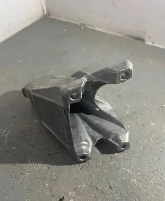 Porsche Macan (95B) Engine mounting bracket 8K0199307CB