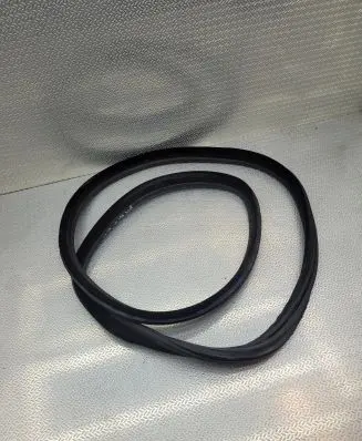 BMW 4 F36 Gran coupe Rear door rubber seal (on body) 7401894