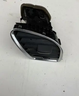 Audi A5 8T 8F Dashboard side air vent grill/cover trim 8T1820902C