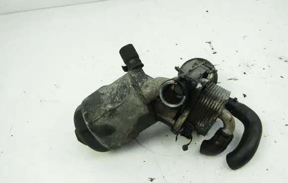 Opel Meriva A Oil filter mounting bracket 