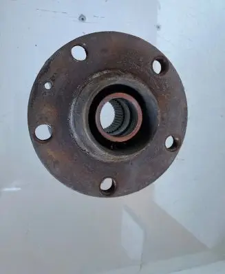 Audi A6 S6 C6 4F Front wheel hub