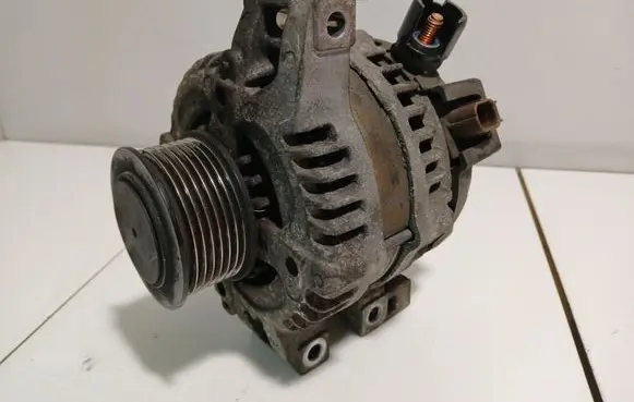 Honda CR-V Generator/alternator 1042101140
