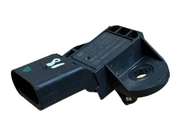 Volkswagen Golf V Air pressure sensor 03C906051F 0261230235 150130T105459C