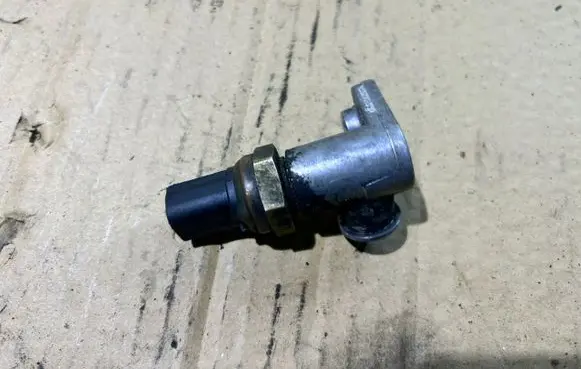 Mercedes-Benz Sprinter W901 W902 W903 W904 Fuel temperature sensor A0041531428