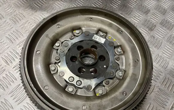 Volkswagen Tiguan Flywheel 05E105266F