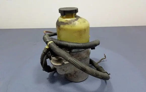 Opel Astra H Power steering pump