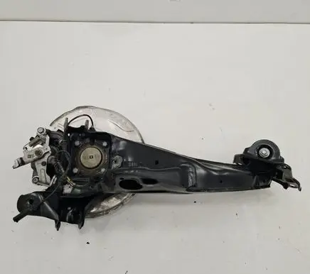Rear wheel hub spindle/knuckle