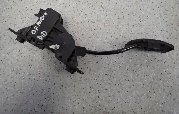 Mitsubishi Grandis Pedal assembly 