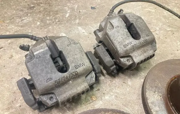 BMW 3 E90 E91 Brake discs and calipers set 