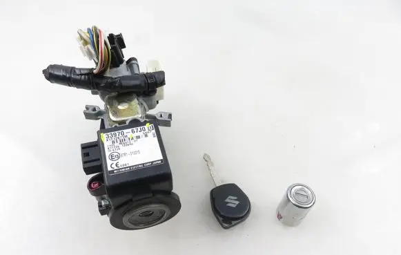 Suzuki Grand Vitara II Ignition lock 3397067J0 SLS18 X1T12671M