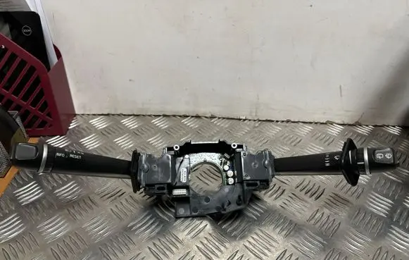 Volvo XC90 Indicator stalk 30739293
