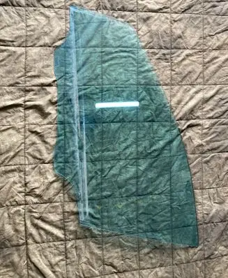 Mercedes-Benz R W251 Front door window glass four-door